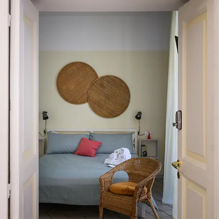 Couette-café Madi Naples