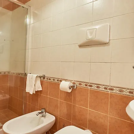 Madi לינה וארוחת בוקר נאפולי